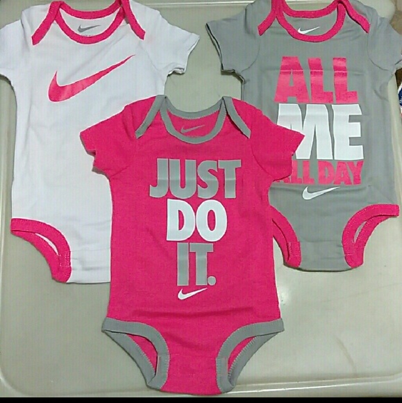 nike infant gift set